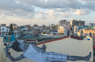 JR - GIANTS, peeking at the city, Havana, Cuba, 2019