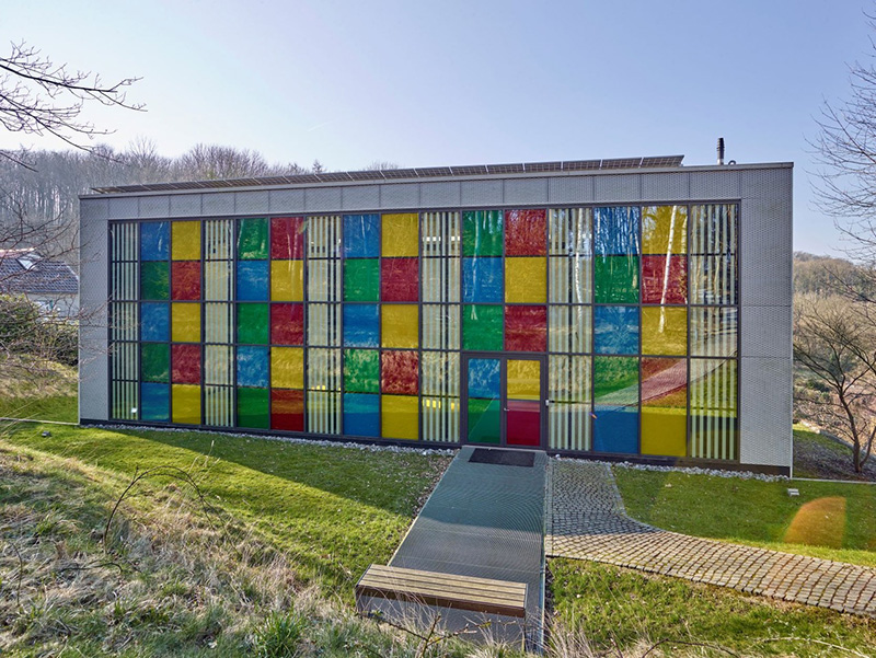 DANIEL BUREN 'Architektur und Farbe: Innen und Außen, travail in situ'